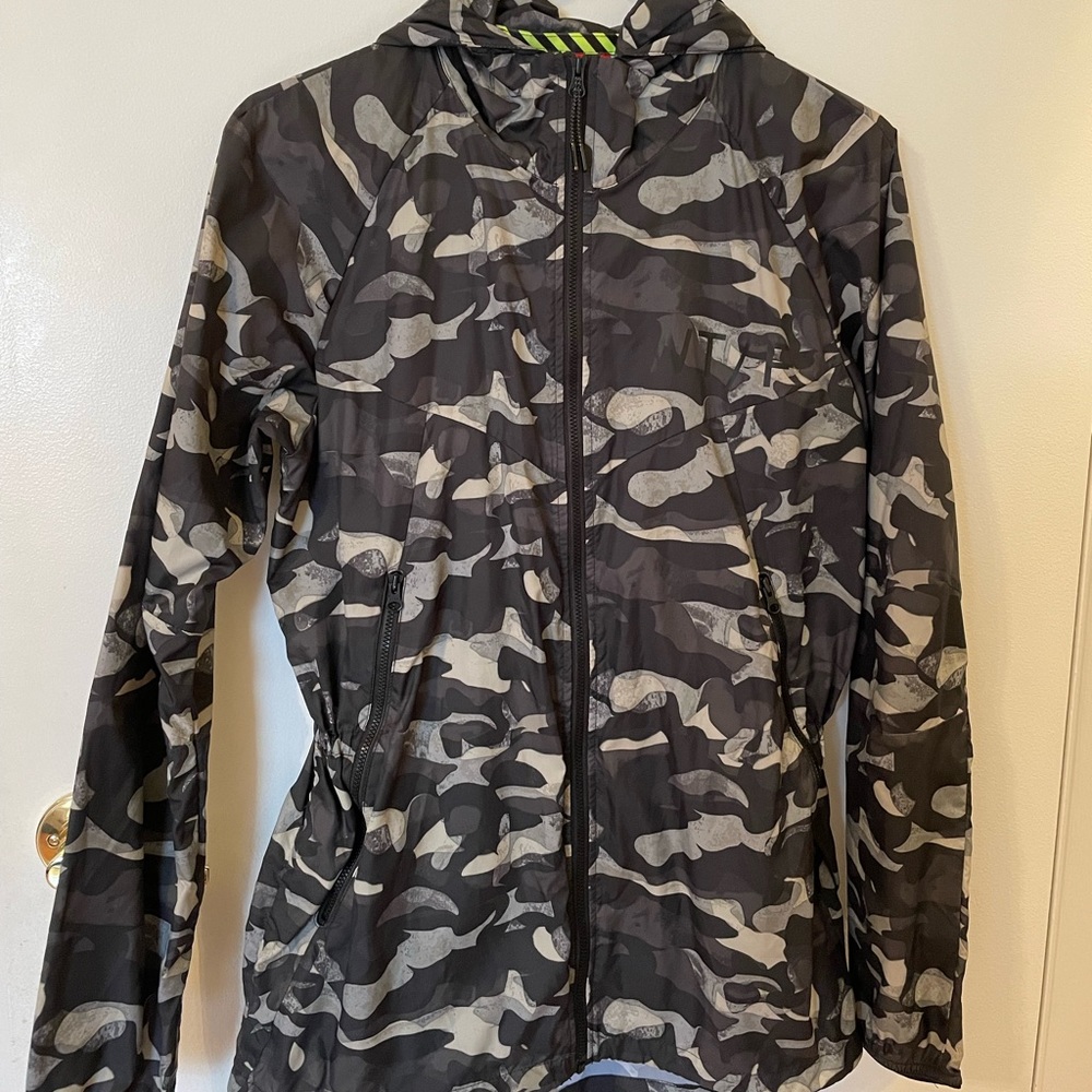 Nike windbreaker - size M